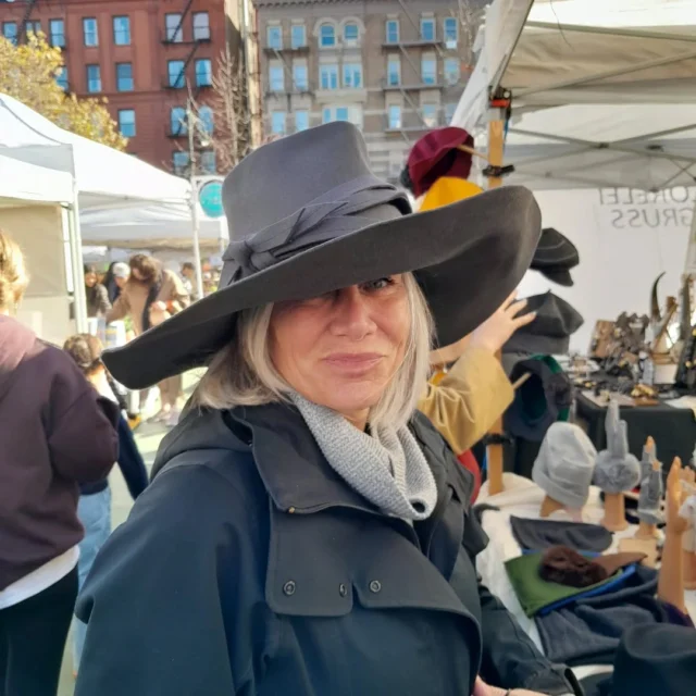 Lisa Shaub Fine Millinery – Handmade in NYC display picture 3